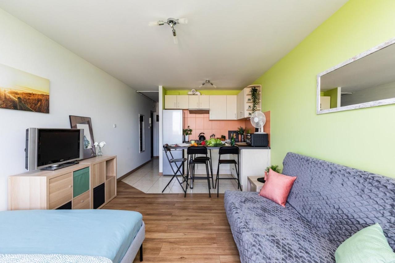 Superapart Saska 48A, Sleek 6Th-Floor Studio With Balcony & Elevator Access Варшава Екстериор снимка