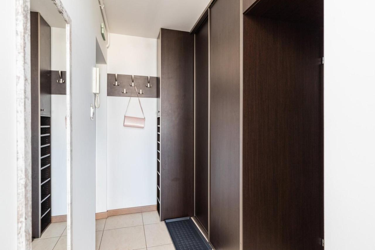 Superapart Saska 48A, Sleek 6Th-Floor Studio With Balcony & Elevator Access Варшава Екстериор снимка